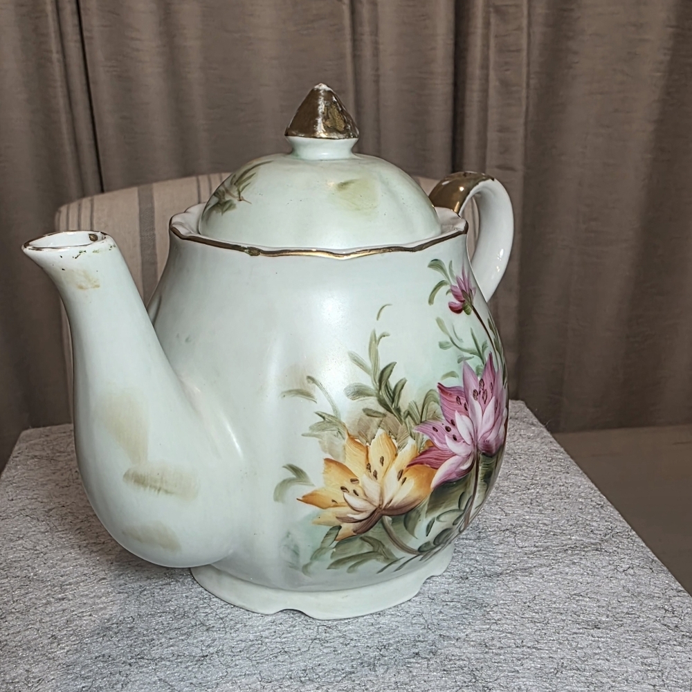 Lefton Vintage Porcelain Musical Teapot - Picture 2 of 11